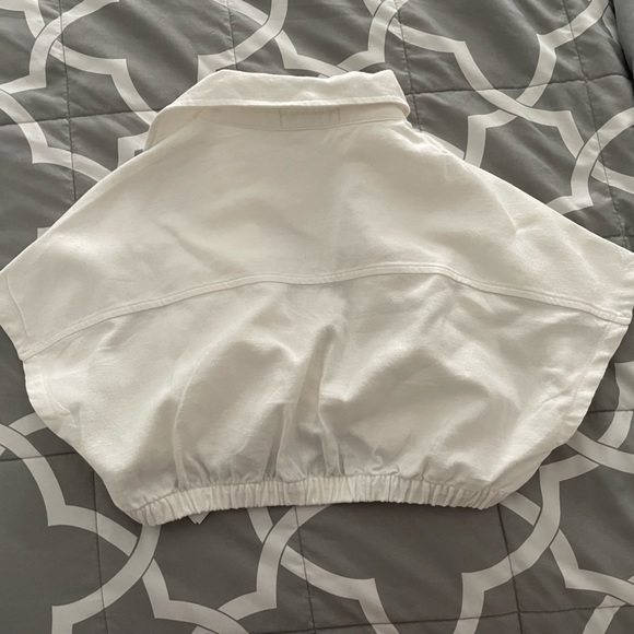 Bershka crop top size XS white linen - Picture 2 of 5